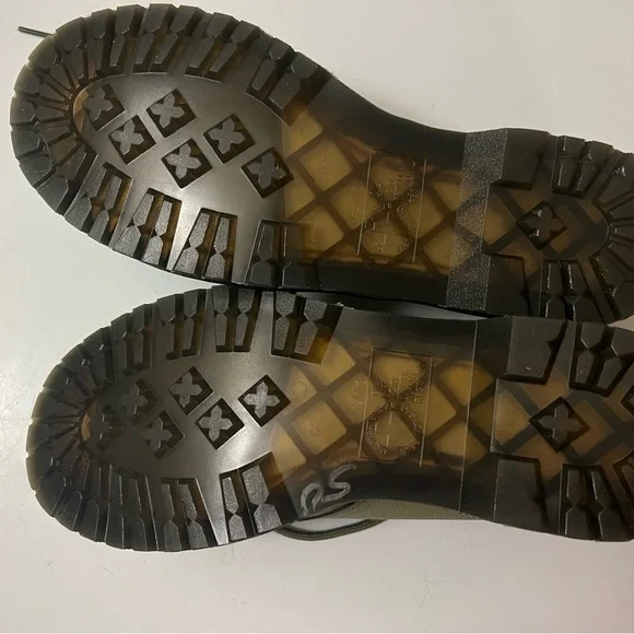 Doc Martins Olive Green Leather shoes sz 10 - Picture 3 of 3